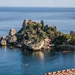 Isola Bella Luxury View 公寓