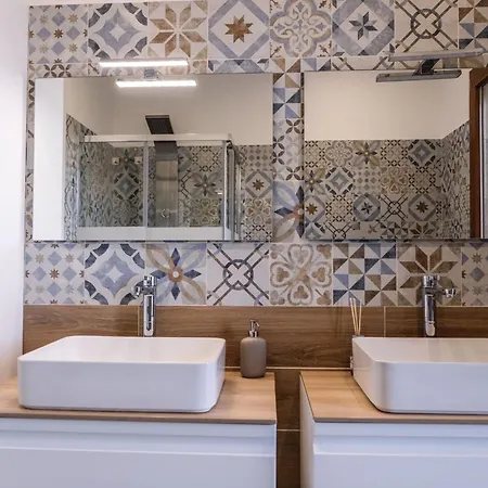 Isola Bella Luxury View Apartment *